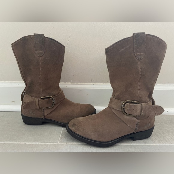 Women’s size 5 Ugg “cowboy” boots. Good used condition. - Picture 5 of 7